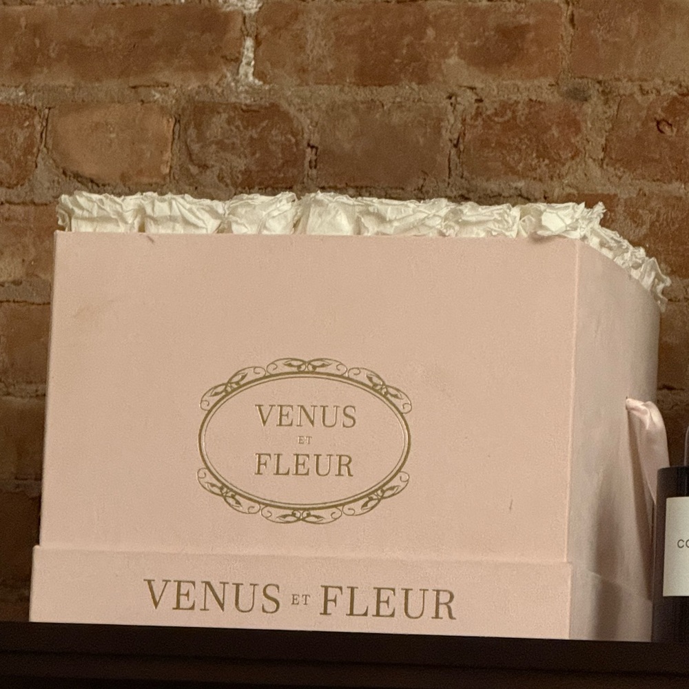 Venus Et Fleur Pink White Large Flower Box
